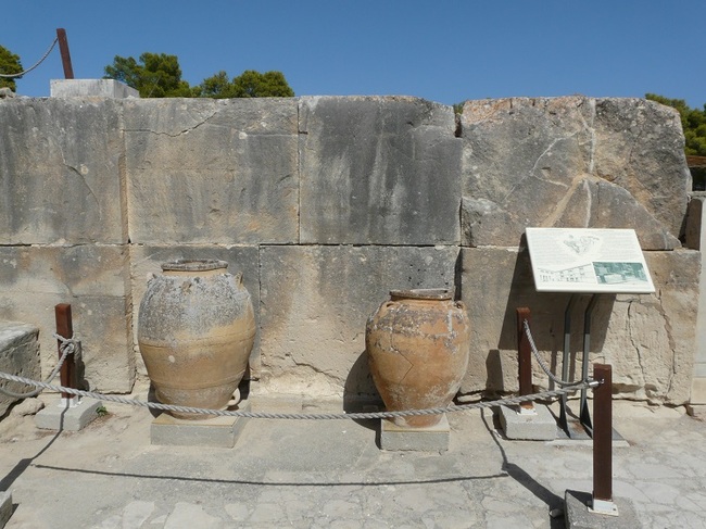 Tonkruege in Phaistos Kreta