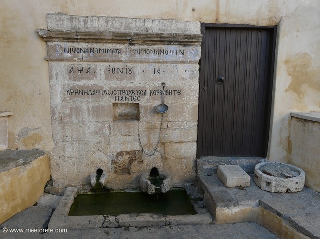 Der Brunnen im hinteren Kloster Preveli auf Kreta