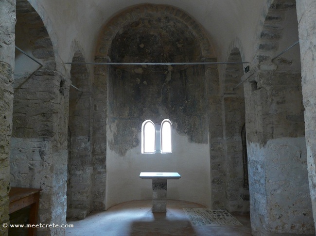 CChromonastiri - 2 Byzantine Churches - War Museum