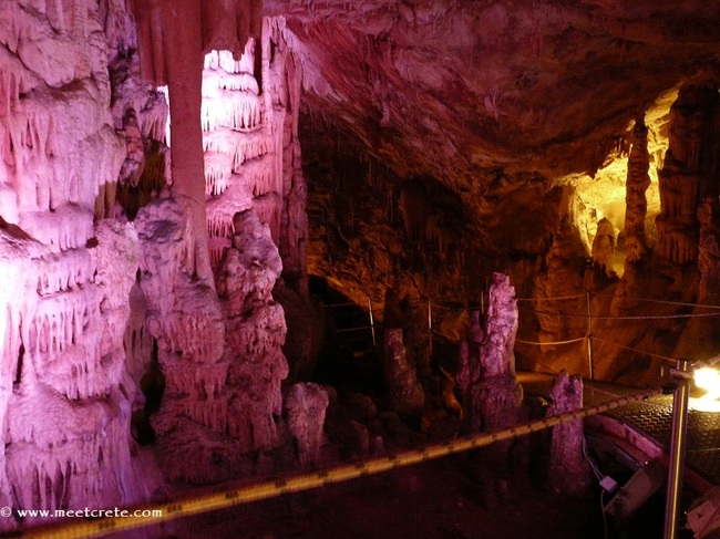 Stalactite cave Sfendoni in Zoniana