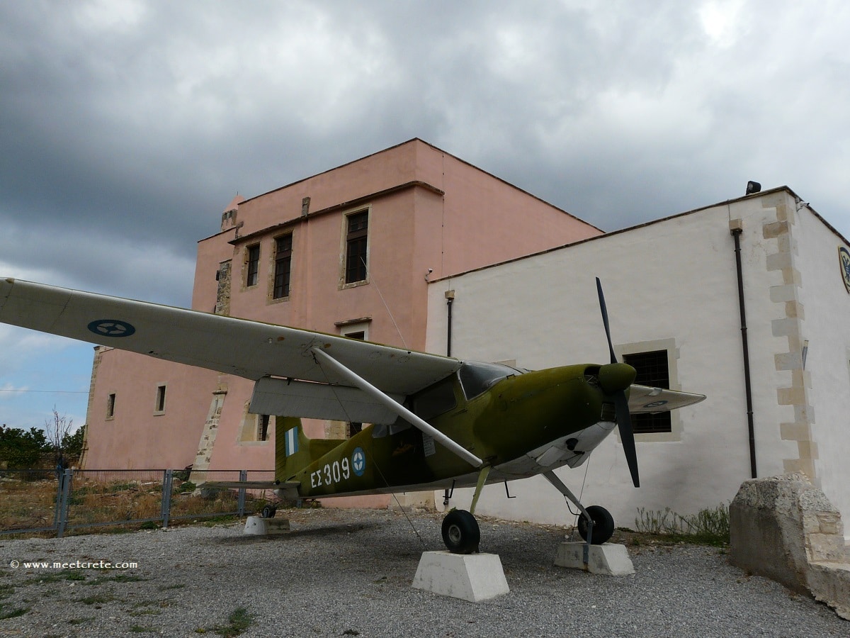 Chromonastiri – 2 Byzantine Churches – War Museum