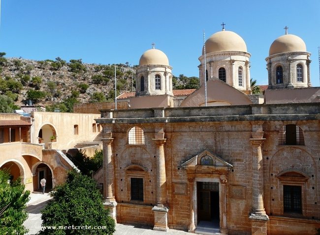 Road Trip Akrotiri with hike to the monastery Katholiko