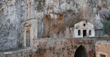 Kloster Katholiko - Asketen und Mystik in wilder Natur